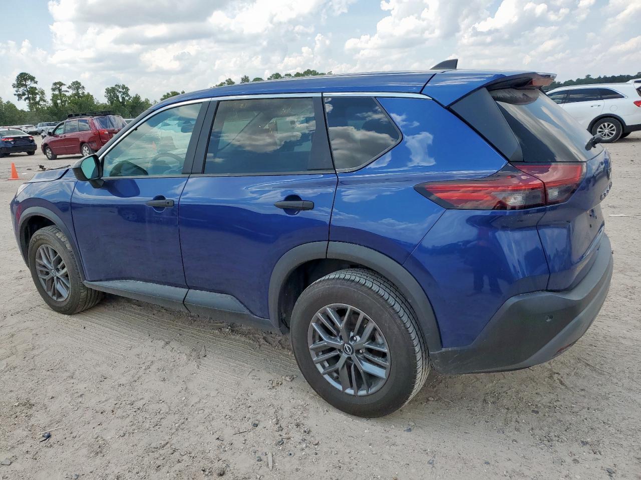 2023 Nissan Rogue S - Фото 2