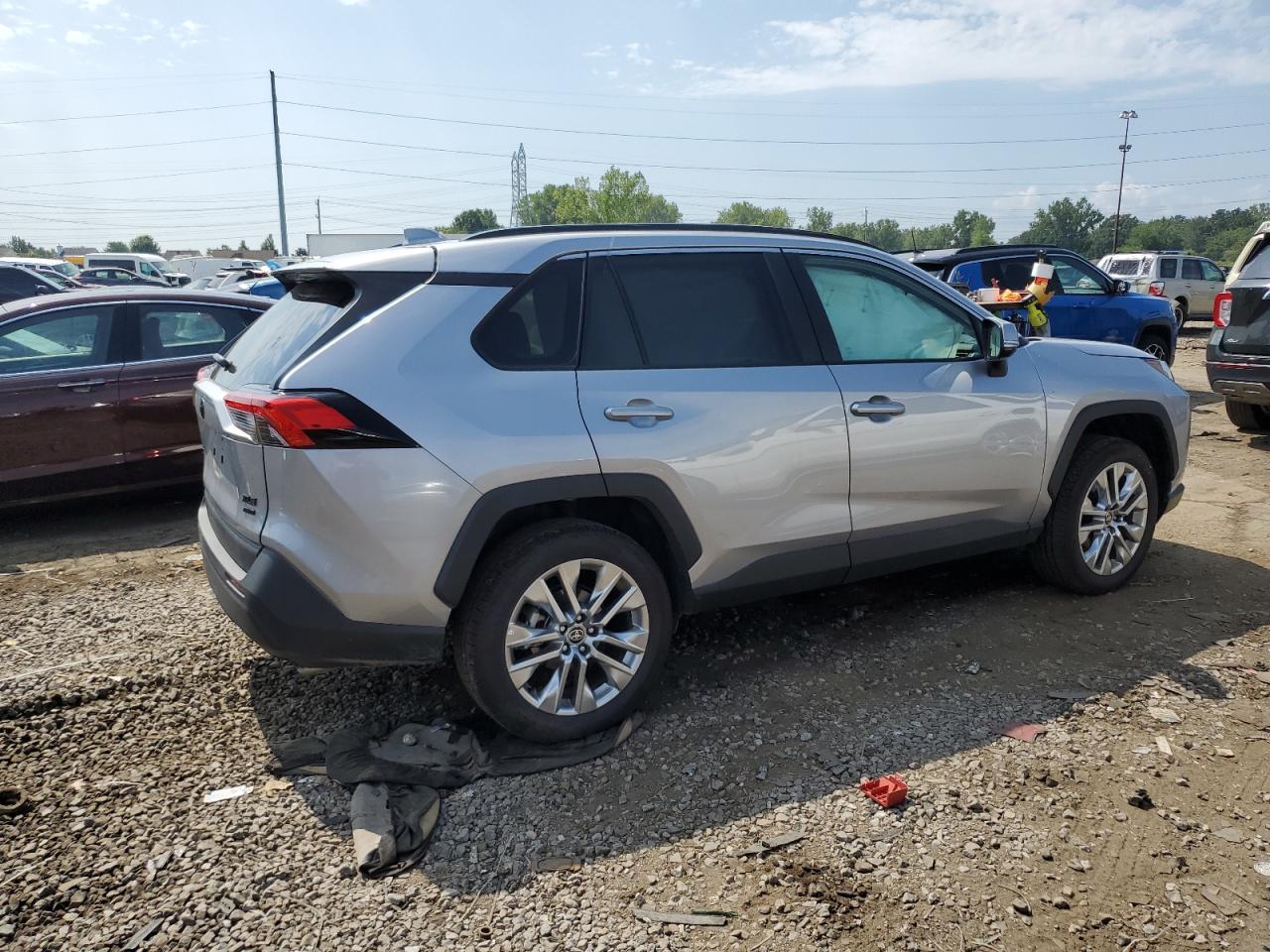 2025 Toyota Rav4 Xle Premium - Image 3