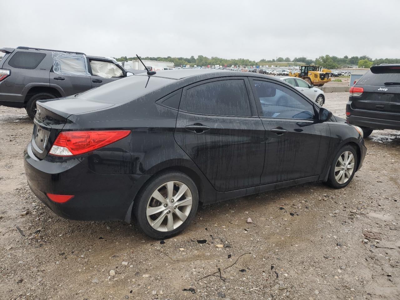 2013 Hyundai Accent Gls - Image 3