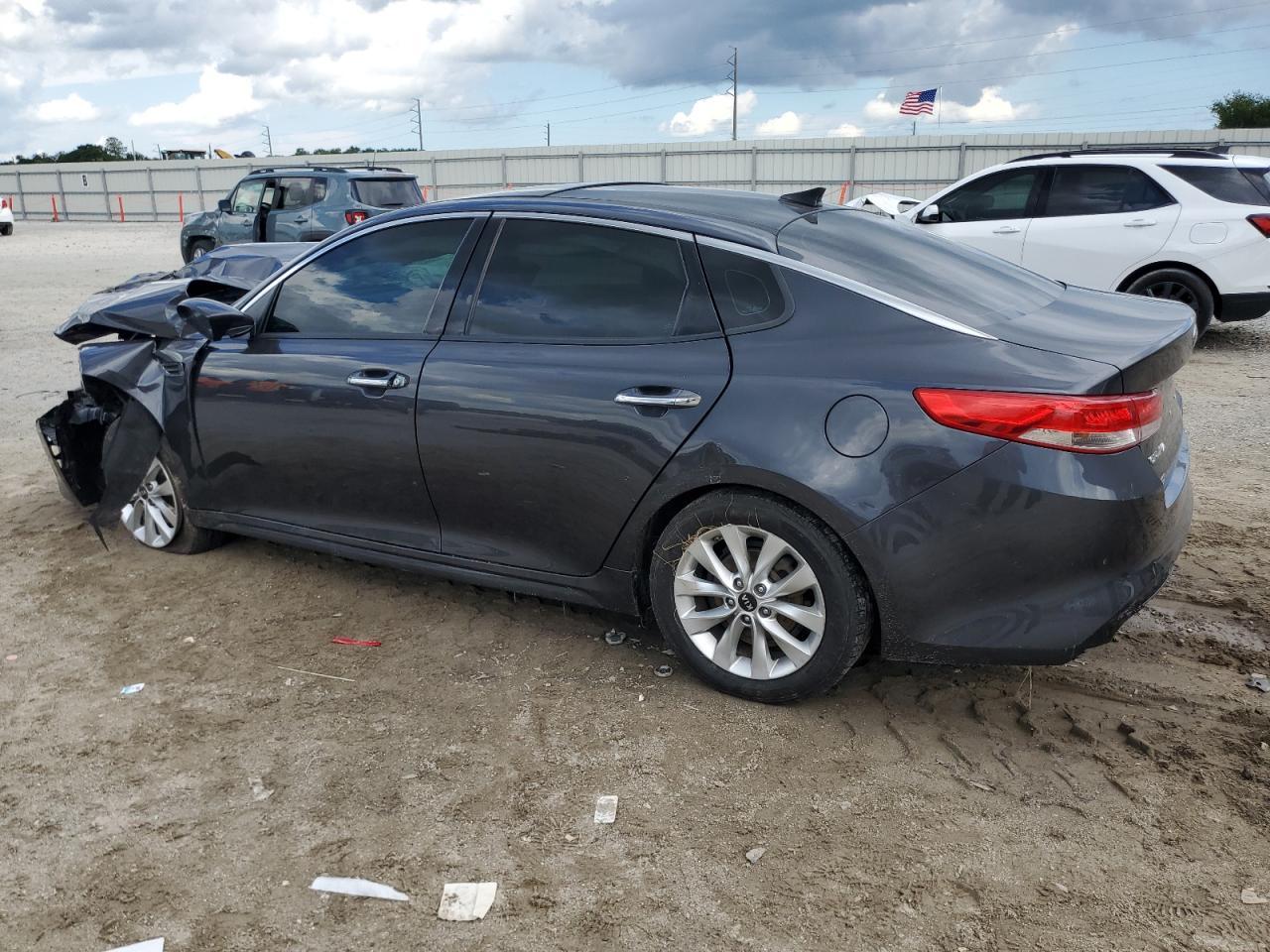 2017 Kia Optima Ex - Image 2