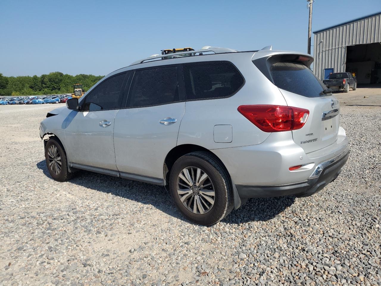 2020 Nissan Pathfinder S - Фото 2