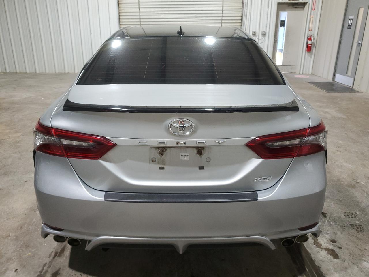 2022 Toyota Camry Xse - Фото 6