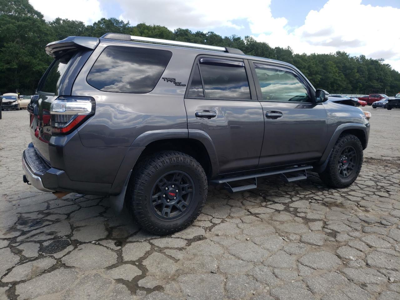 2018 Toyota 4Runner Sr5/Sr5 Premium - Image 3