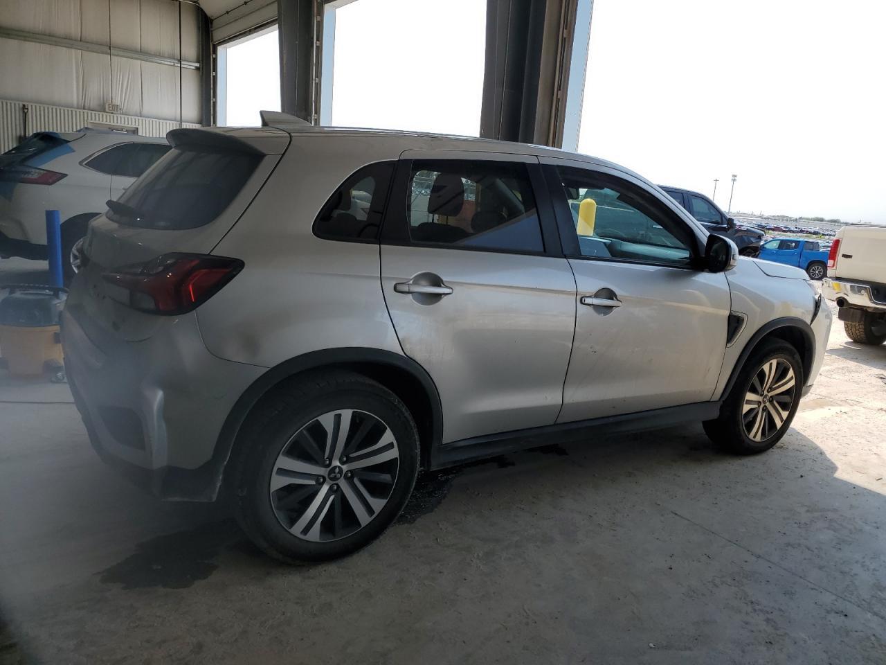 2020 Mitsubishi Outlander Sport Es - Image 3