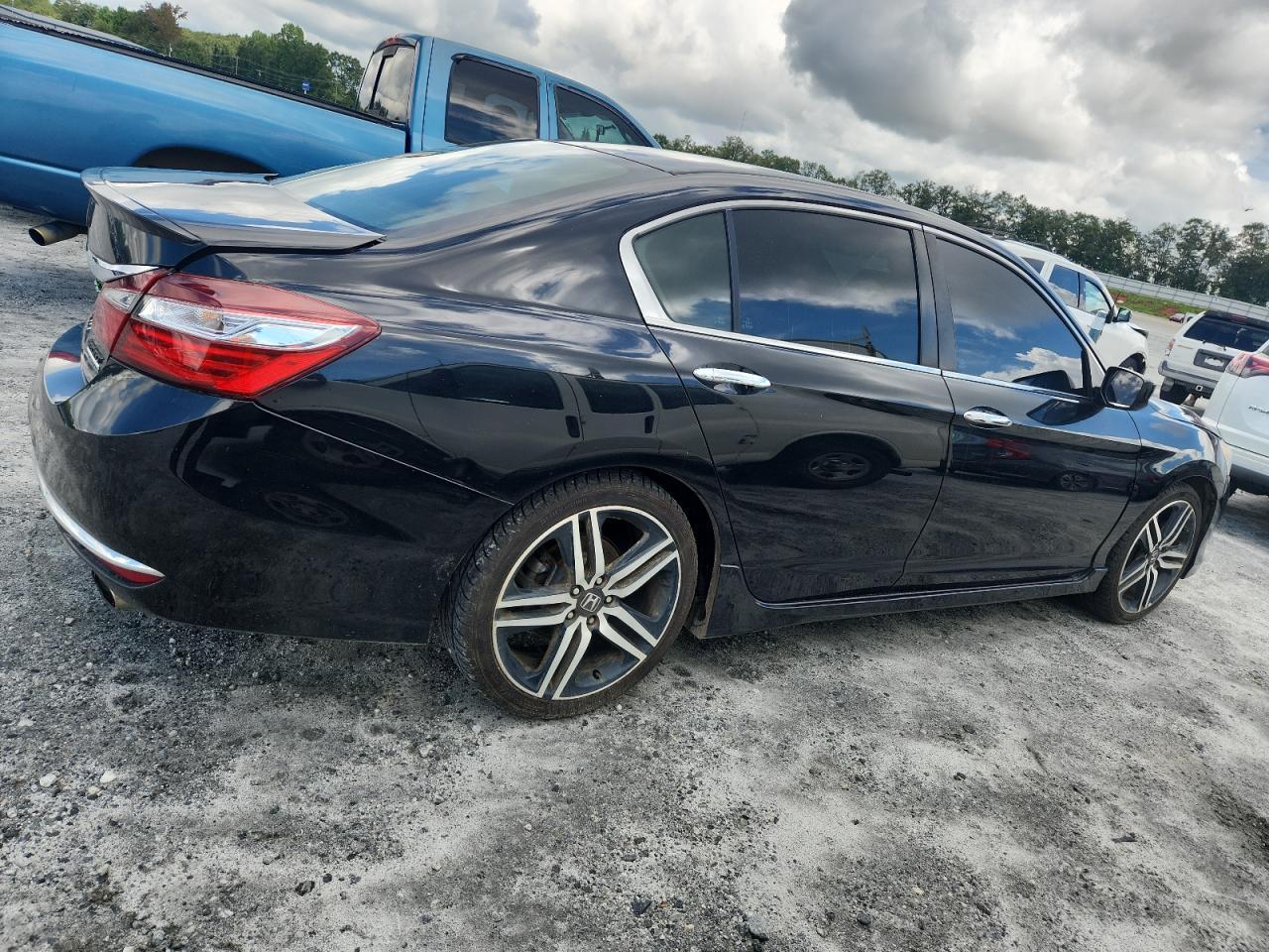 2017 Honda Accord Sport Special Edition - Image 3
