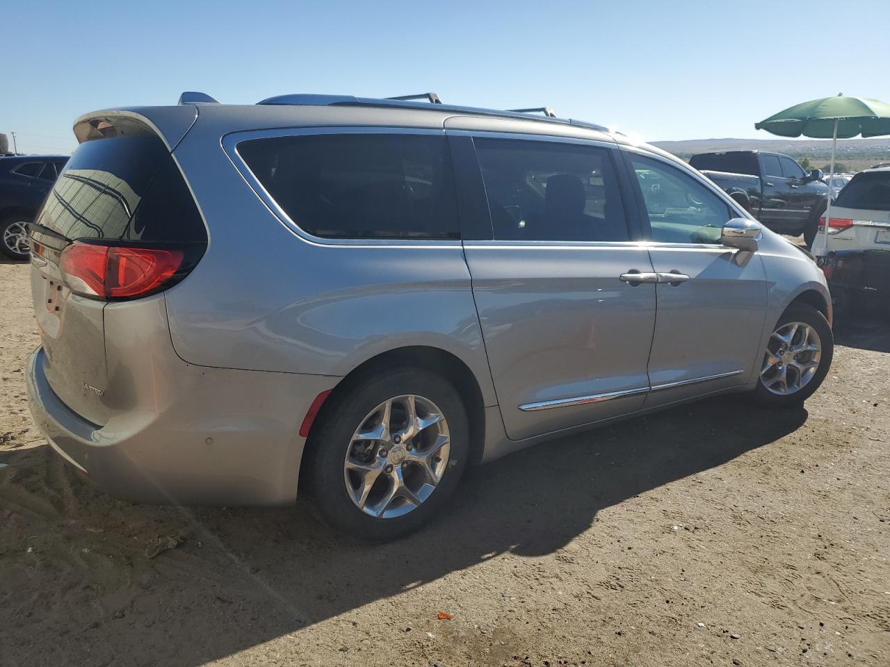 2017 Chrysler Pacifica Limited - Фото 3