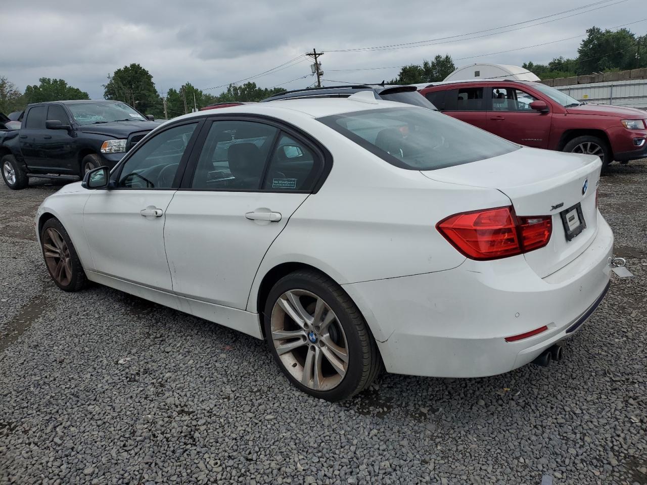 2015 BMW 328 Xi - Фото 2