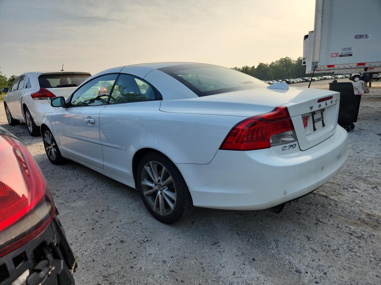 2011 Volvo C70 T5 - Image 2