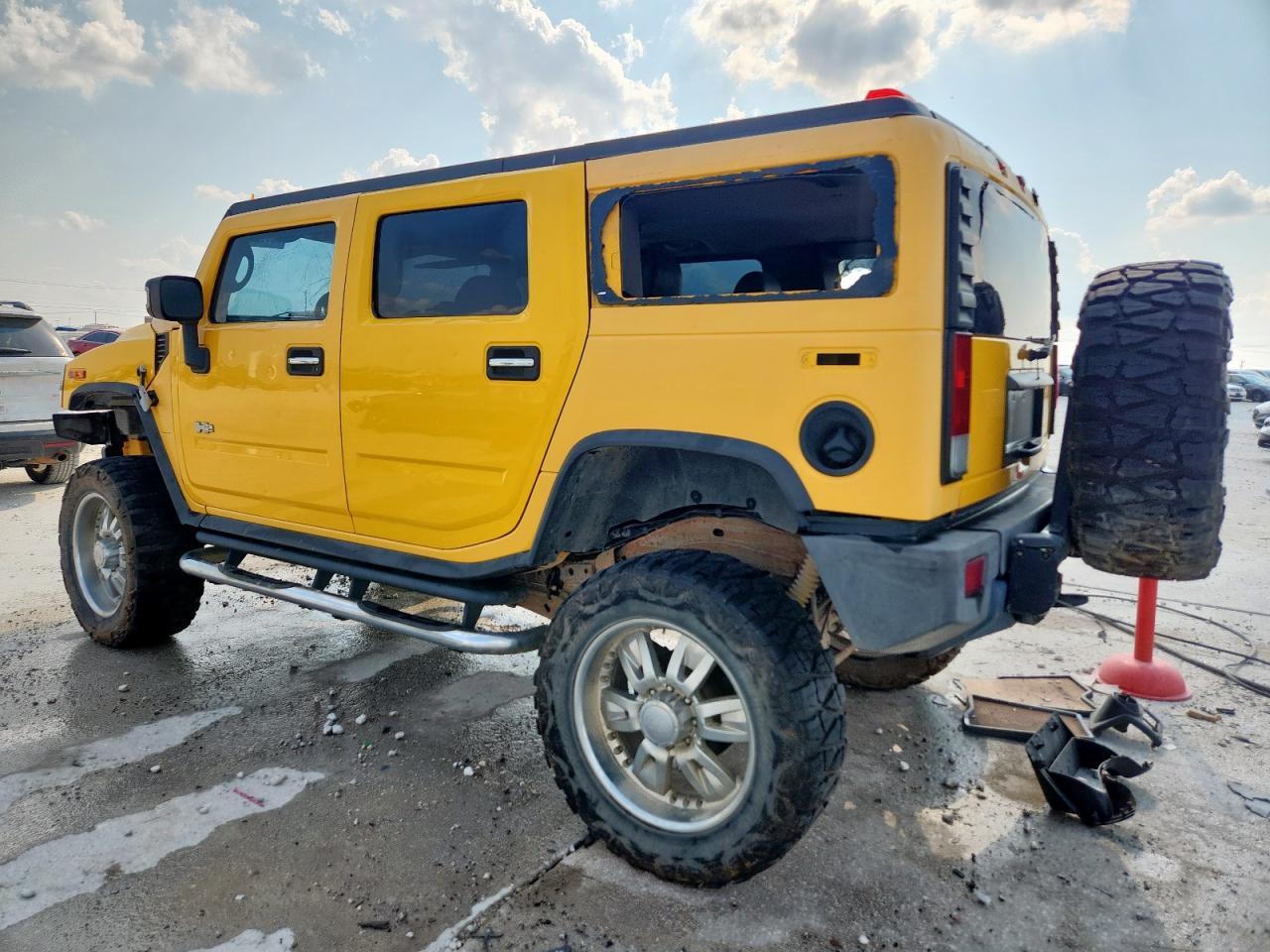 2005 Hummer H2 - Image 2