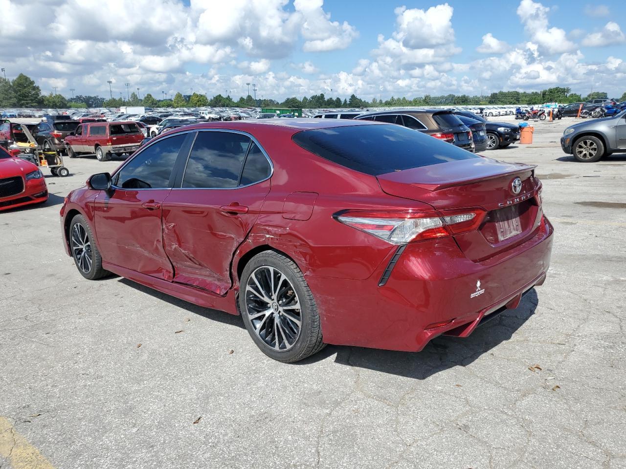 2018 Toyota Camry L - Фото 2