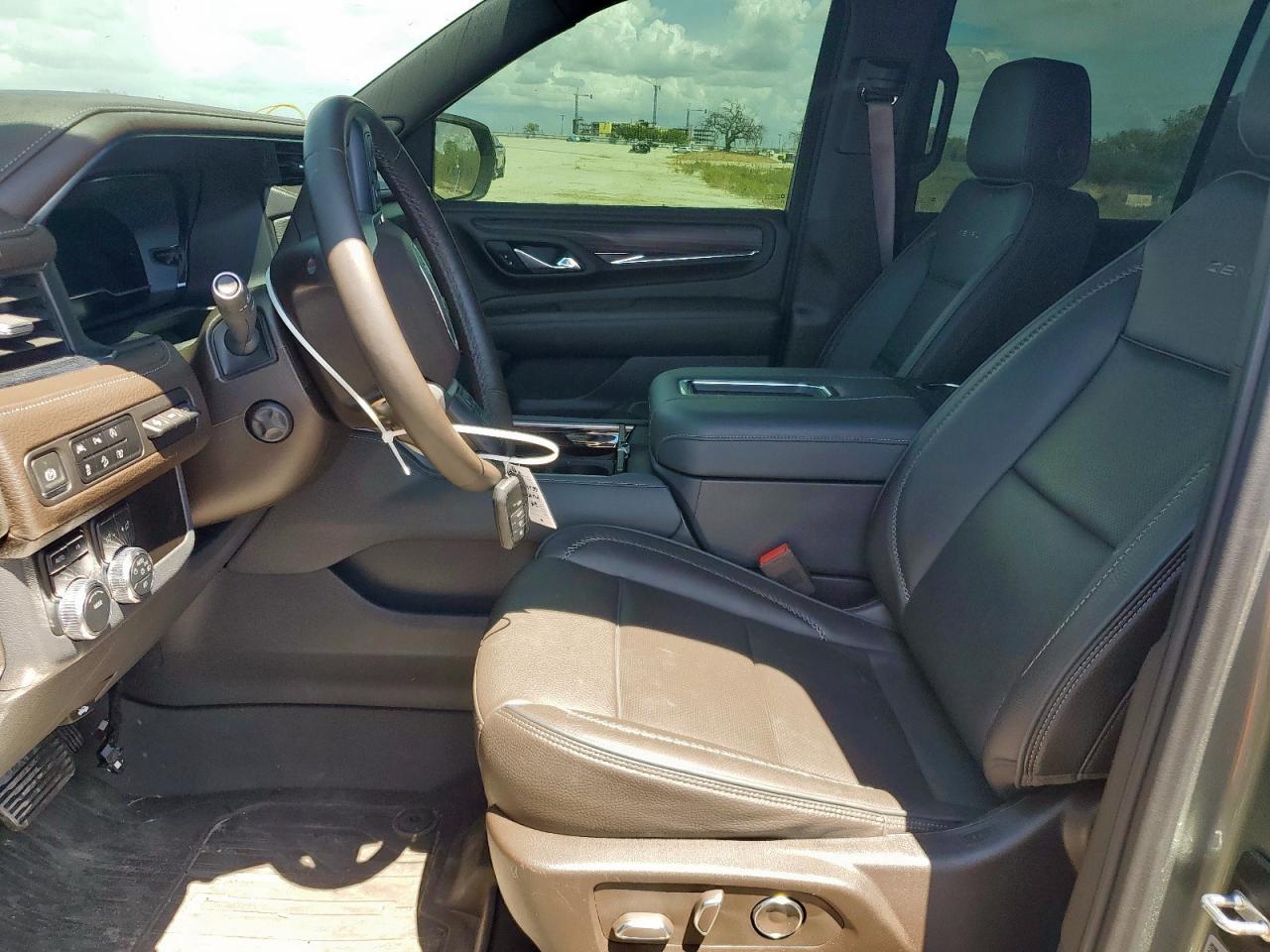 2024 GMC Yukon Denali - Image 7