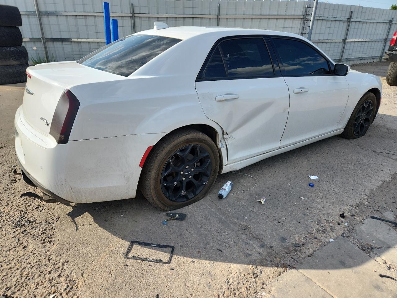 2016 Chrysler 300 S - Фото 3