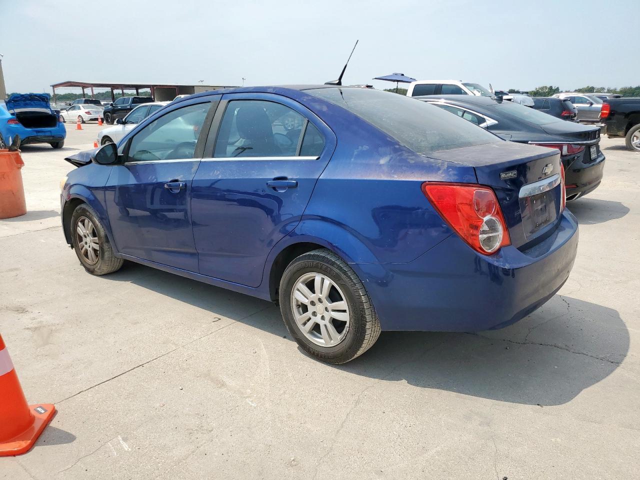 2013 Chevrolet Sonic Lt - Image 2