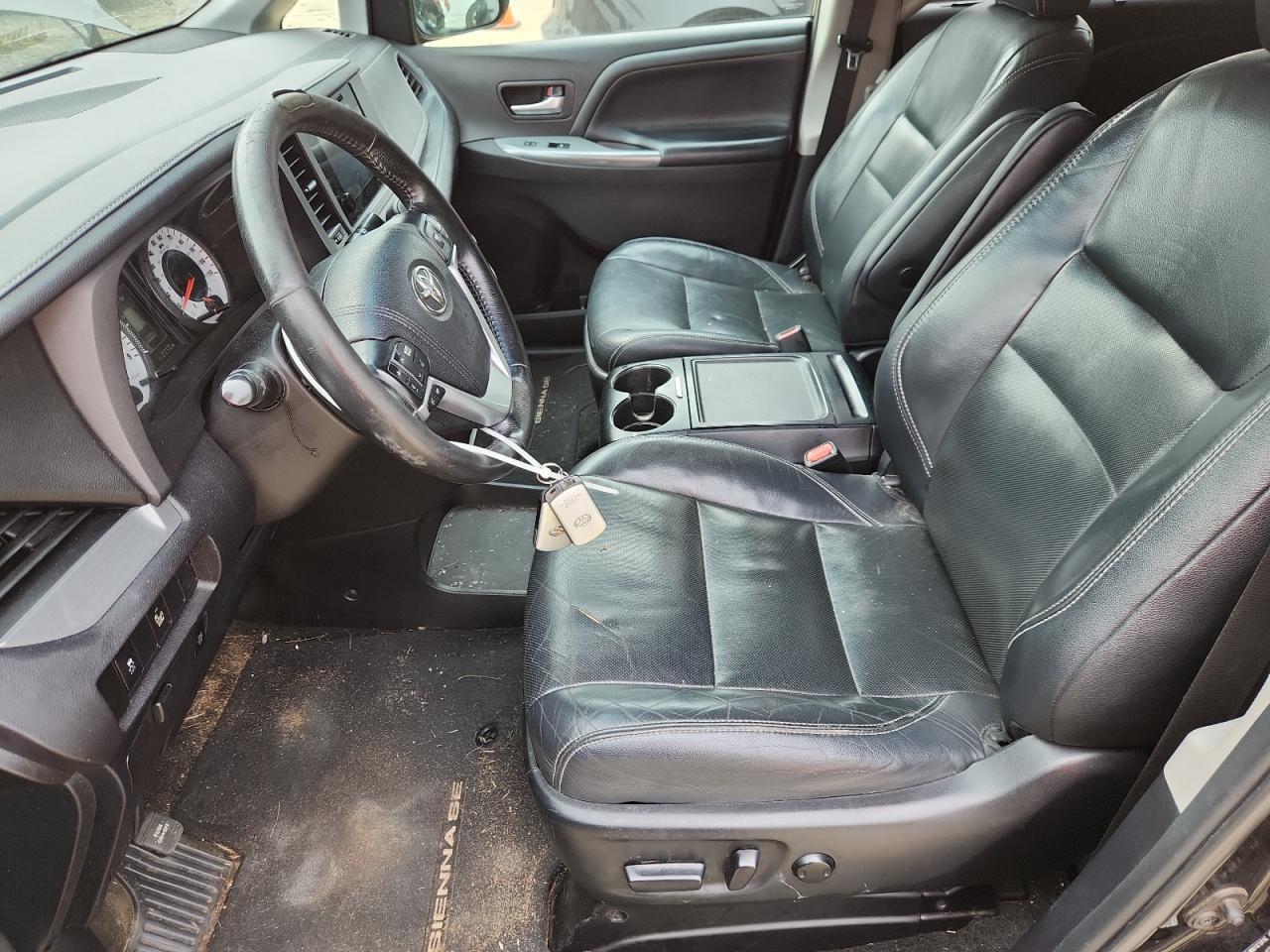 2015 Toyota Sienna Sport - Фото 7