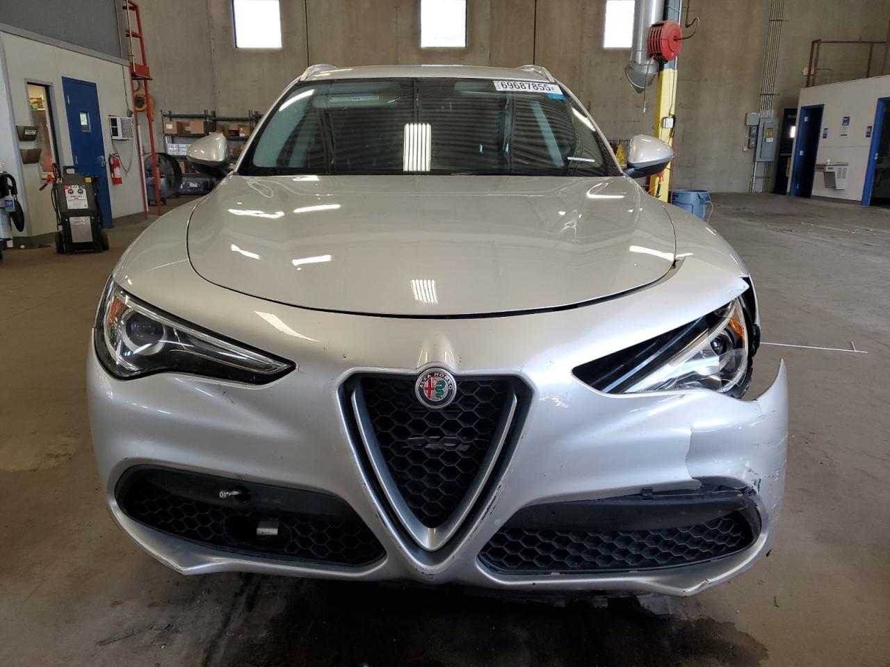 2018 Alfa Romeo Stelvio - Image 5