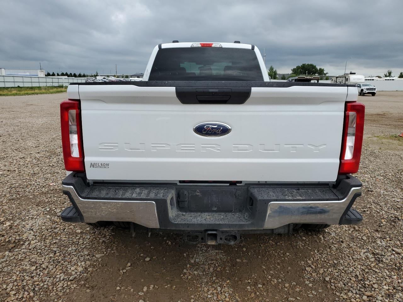 2025 Ford F350 Super Duty - Фото 6