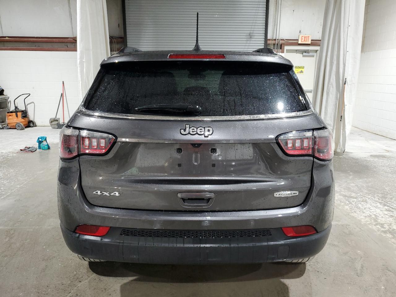 2023 Jeep Compass Latitude Lux - Фото 6