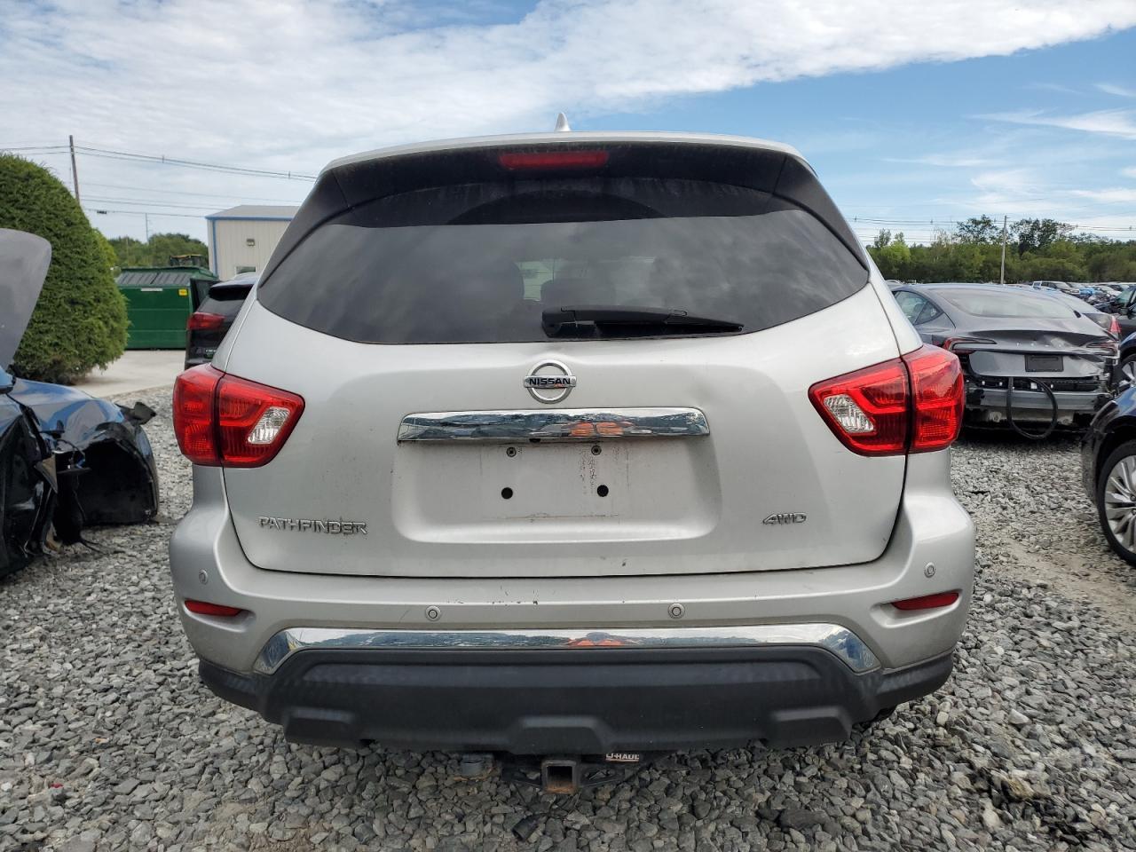 2019 Nissan Pathfinder S - Фото 6