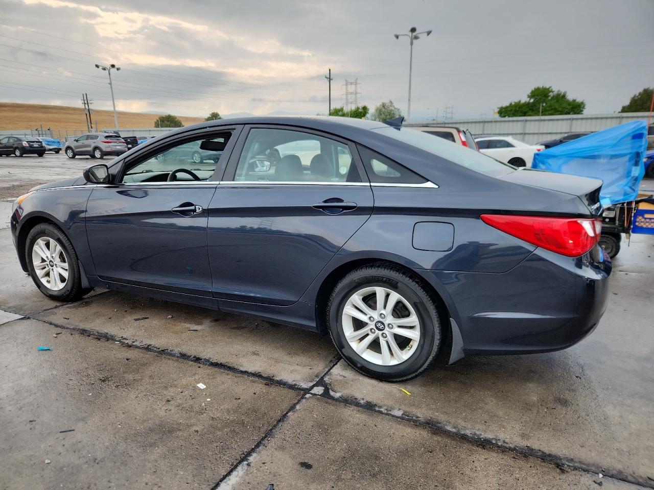 2013 Hyundai Sonata Gls - Image 2