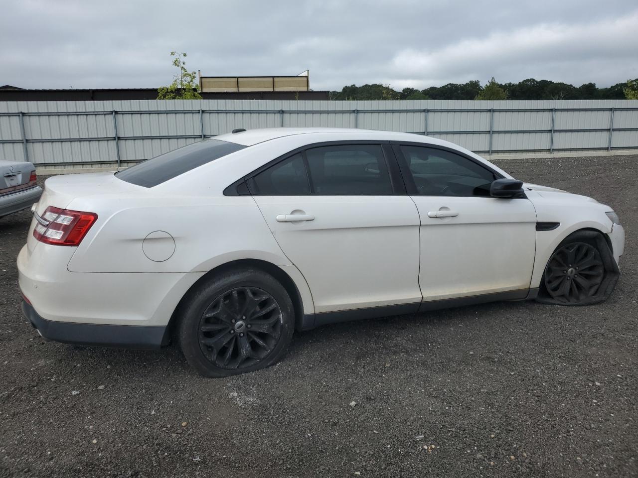 2013 Ford Taurus Limited - Фото 3