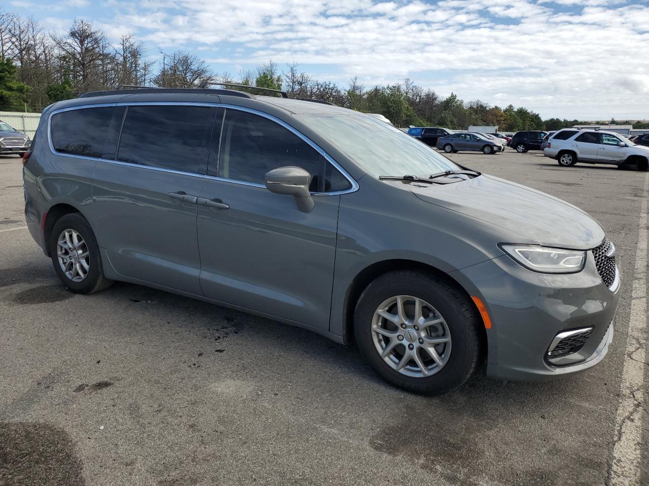 2021 Chrysler Pacifica Touring - Image 4