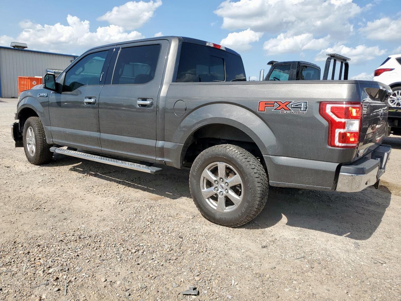 2018 Ford F150 Supercrew - Фото 2