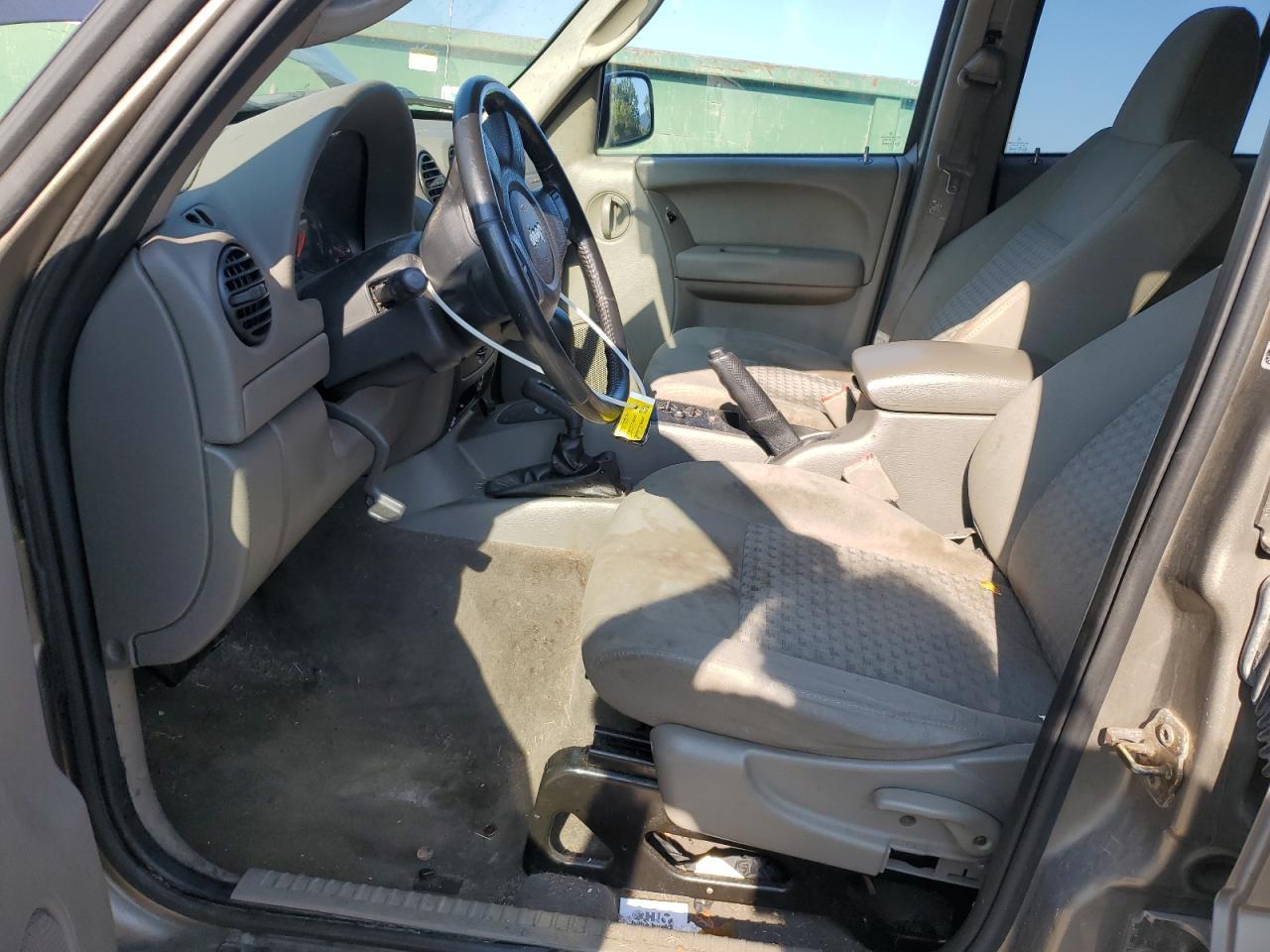 2005 Jeep Liberty Sport - Image 7