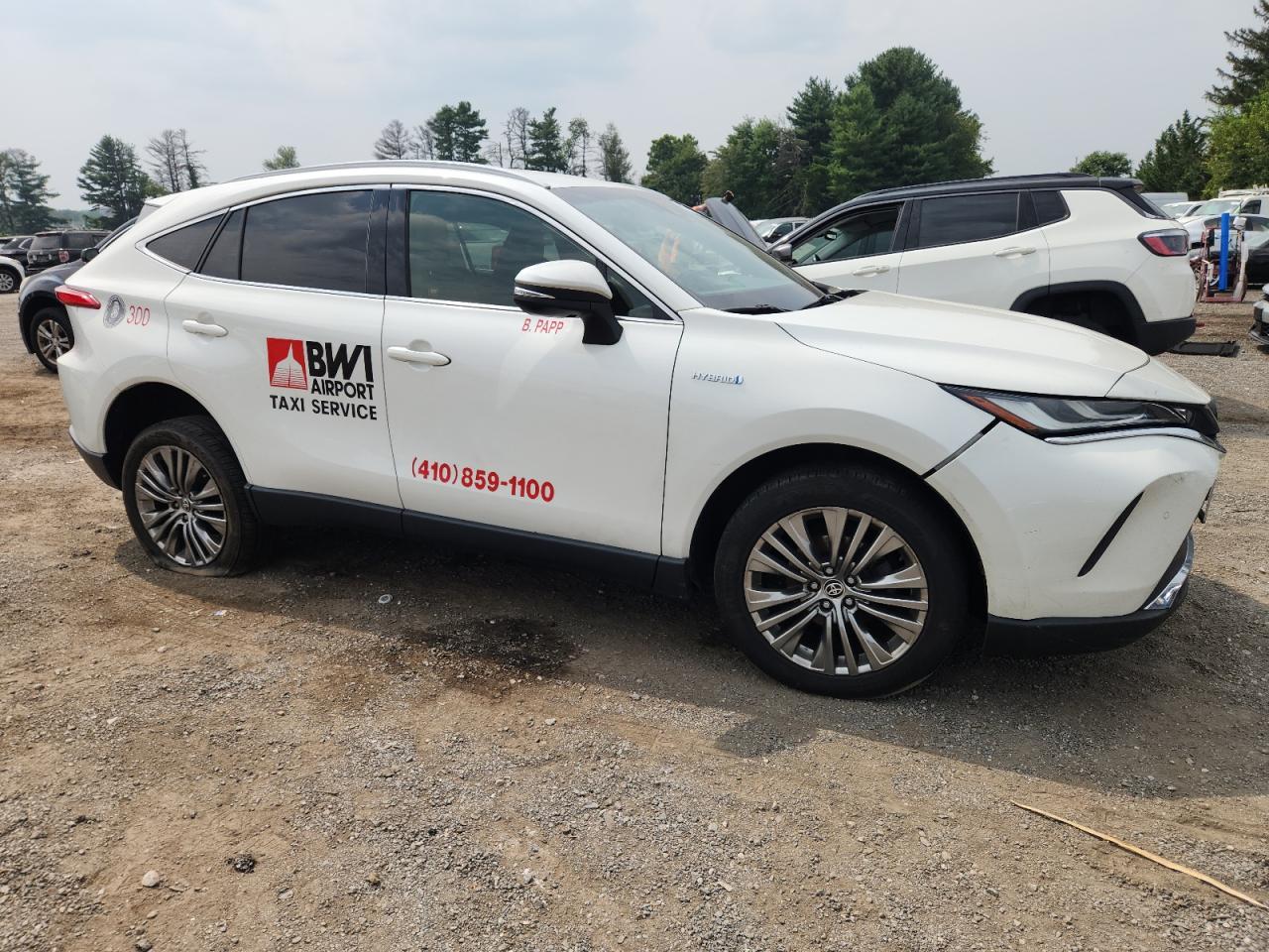 2021 Toyota Venza Le - Image 4