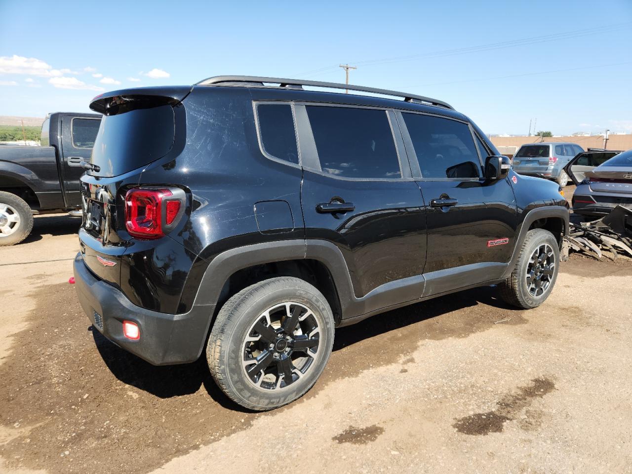 2023 Jeep Renegade Trailhawk - Фото 3