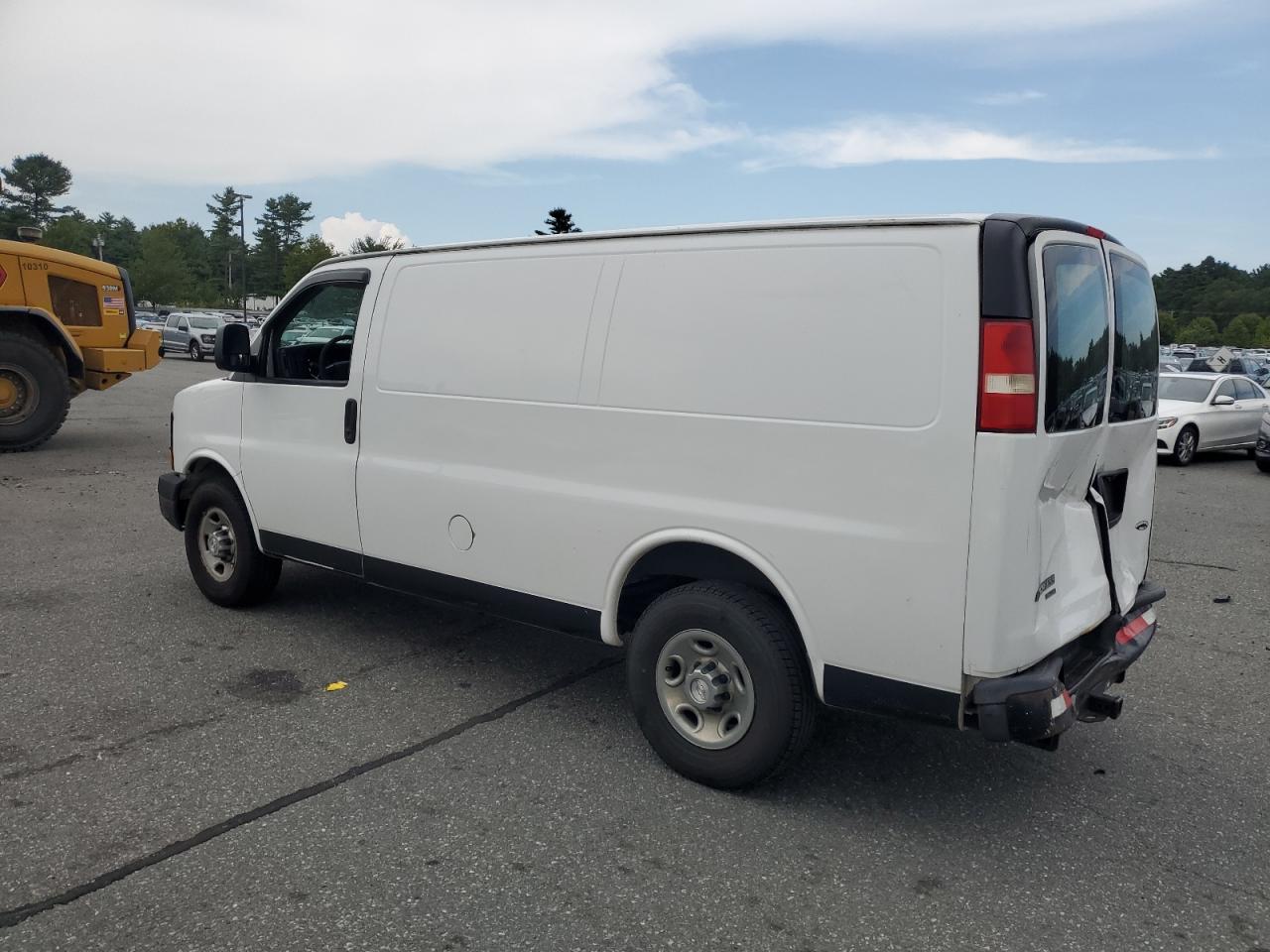 2015 Chevrolet Express G2500 - Фото 2