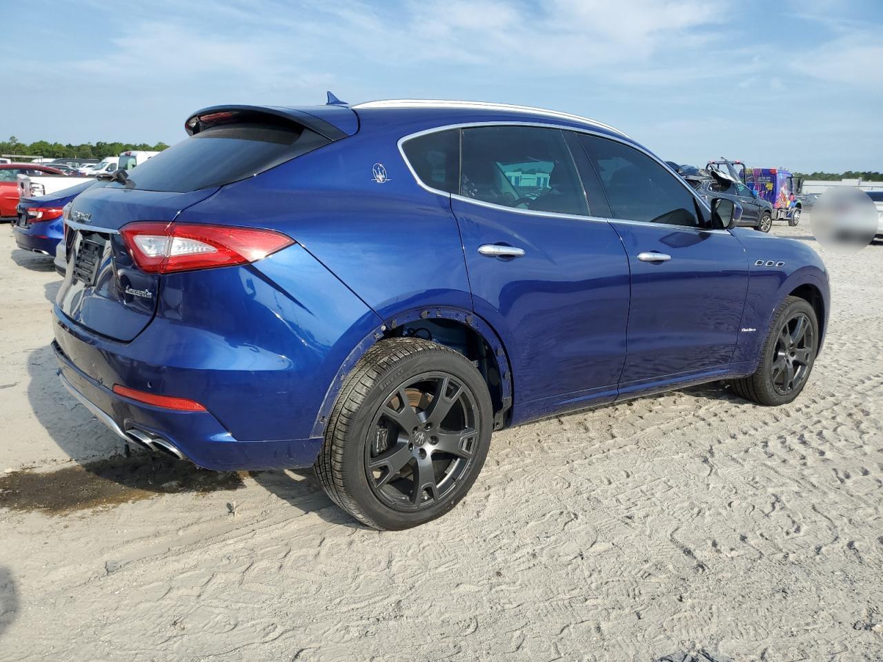 2018 Maserati Levante Luxury - Image 3