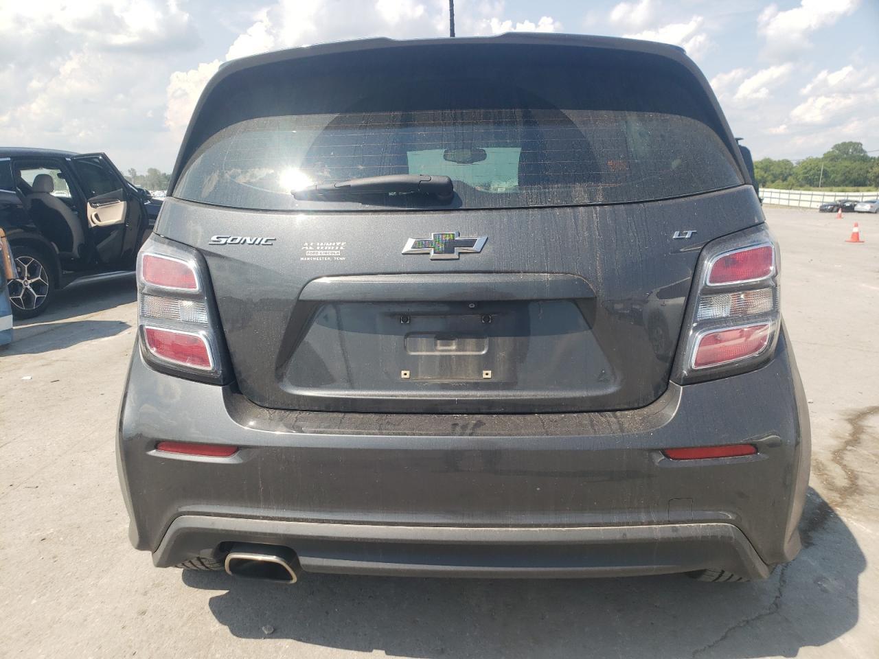 2018 Chevrolet Sonic Lt - Image 6