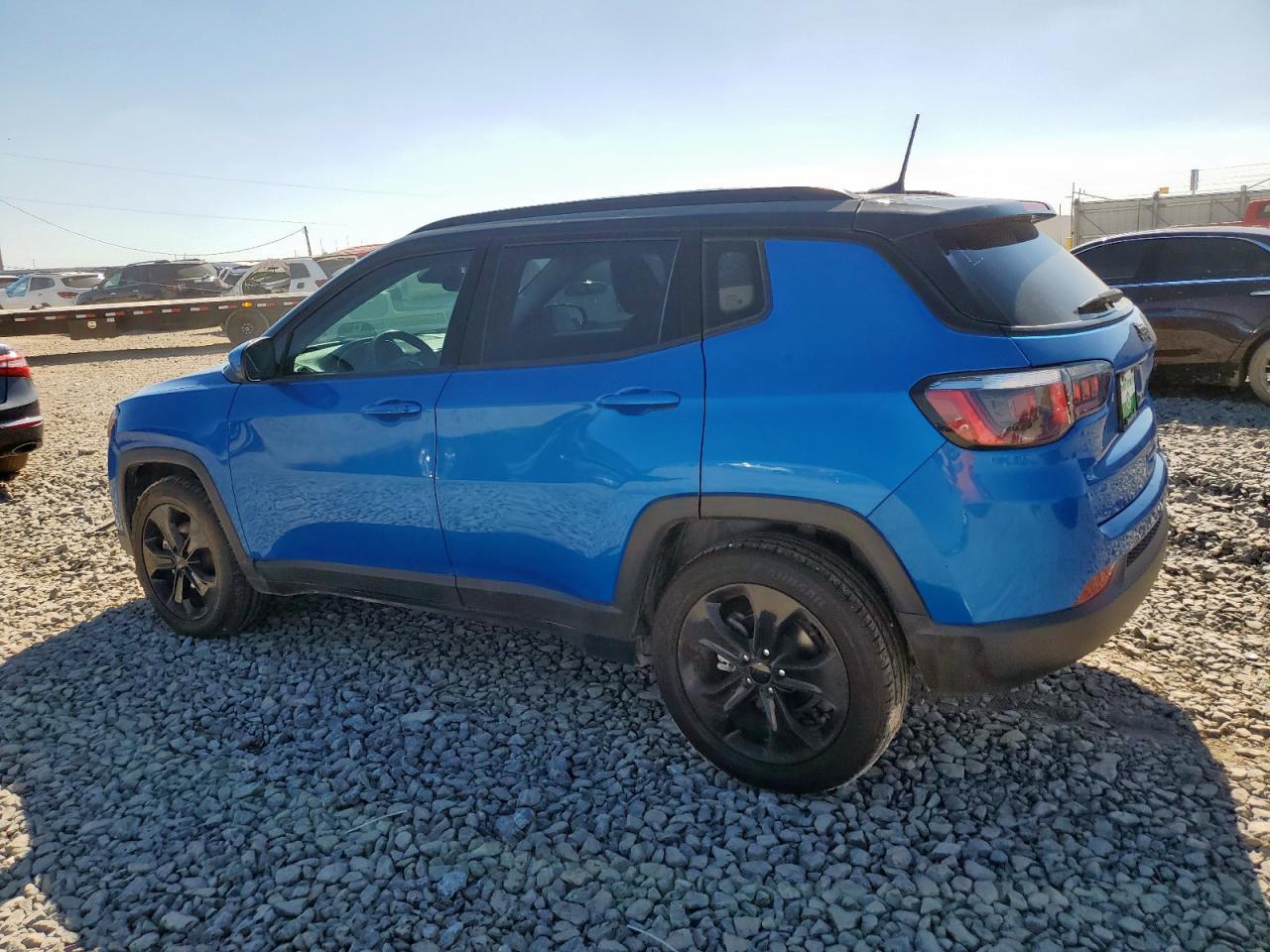 2019 Jeep Compass Latitude - Image 2