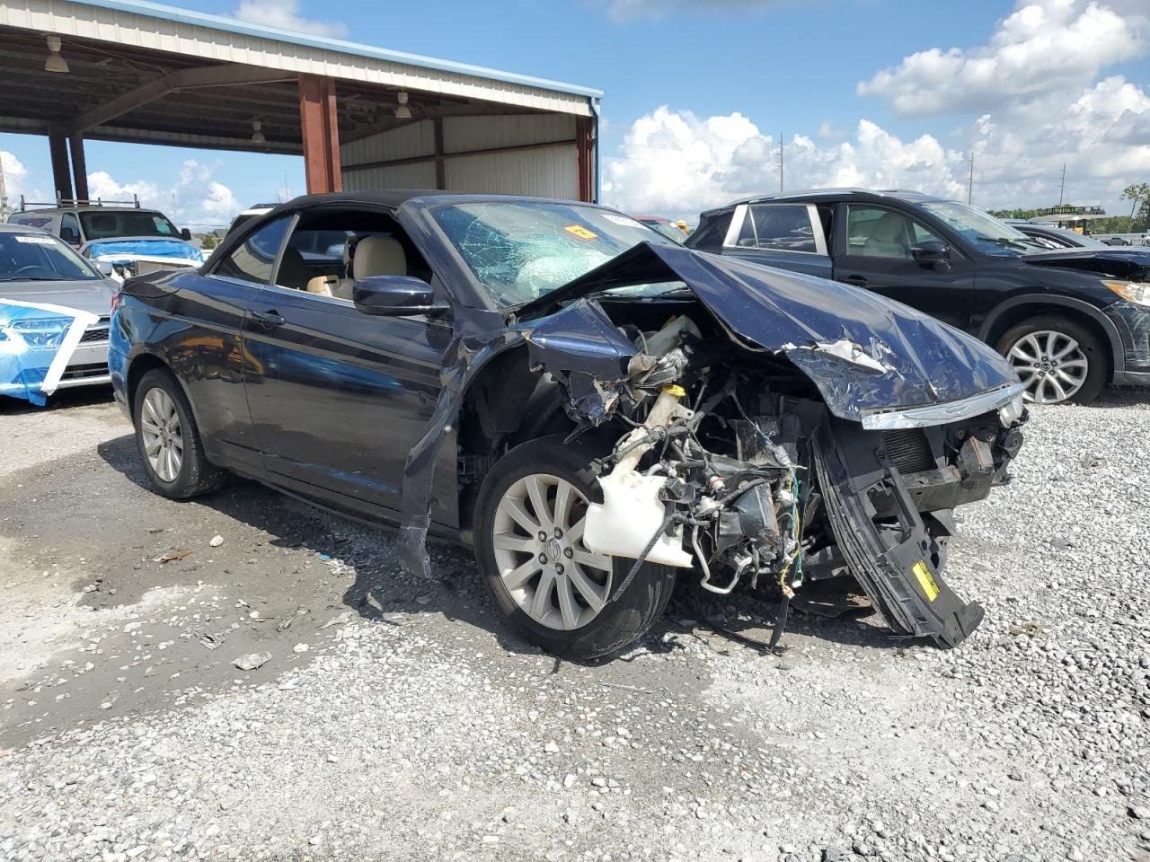 2011 Chrysler 200 Touring - Фото 4