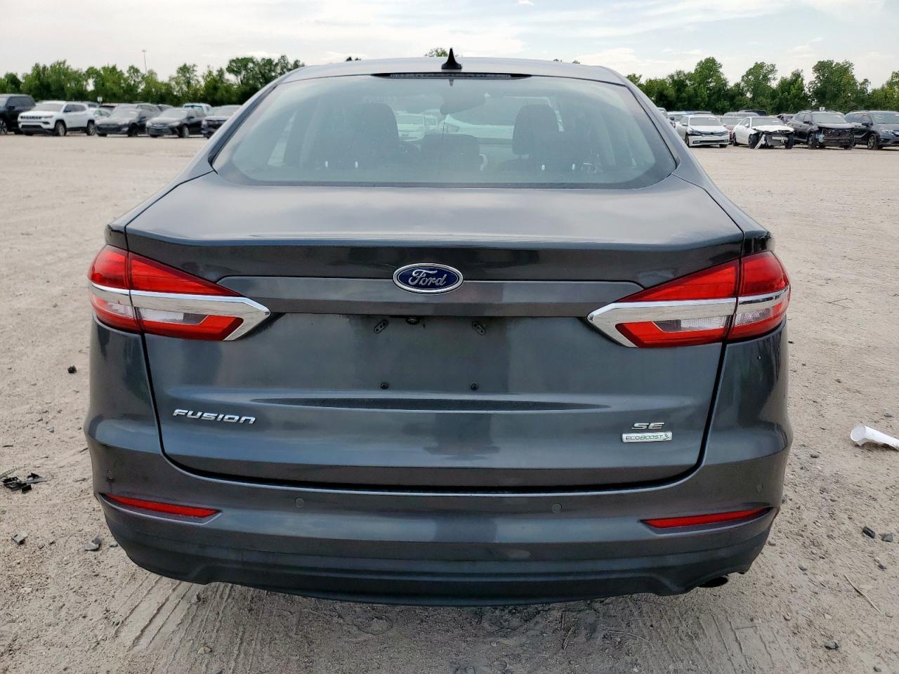 2020 Ford Fusion Se - Image 6