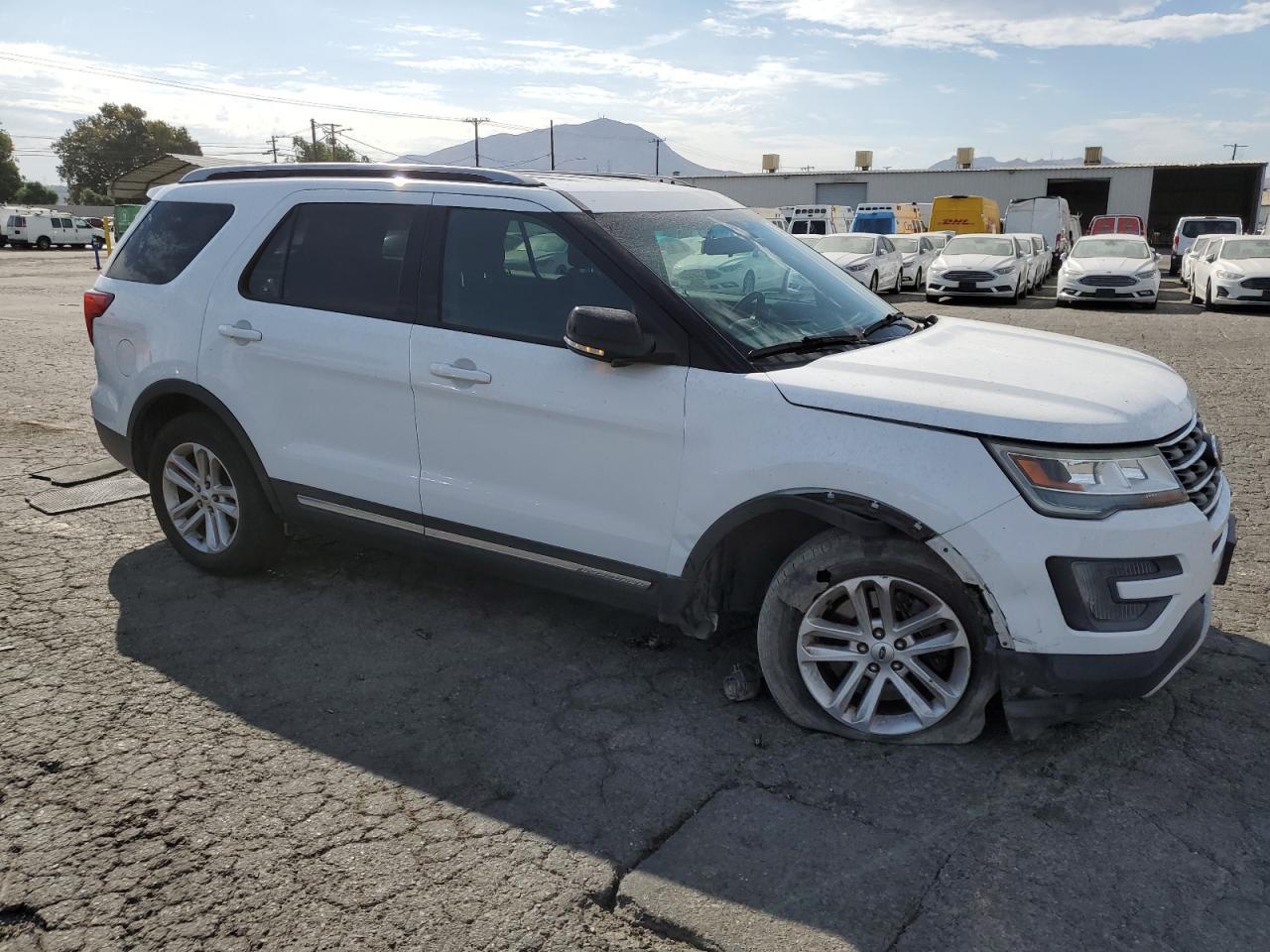 2016 Ford Explorer Xlt - Image 4