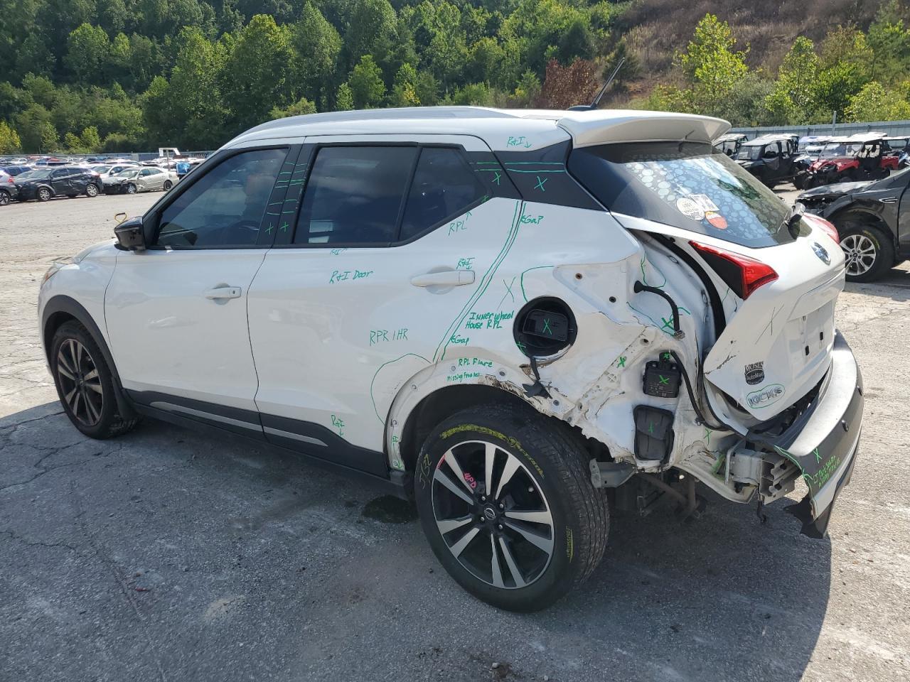 2020 Nissan Kicks Sr - Фото 2