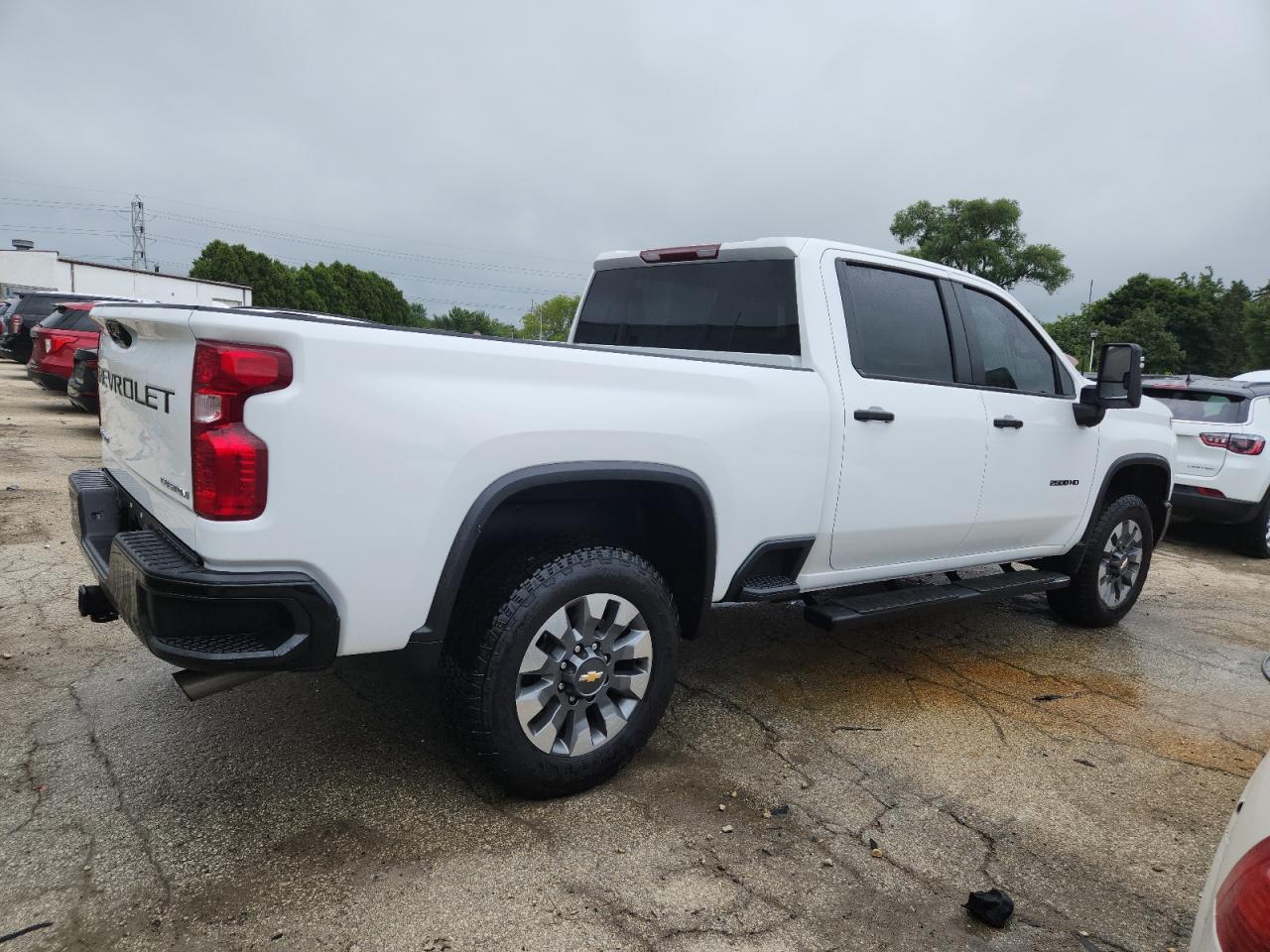 2024 Chevrolet Silverado K2500 Custom - Фото 3