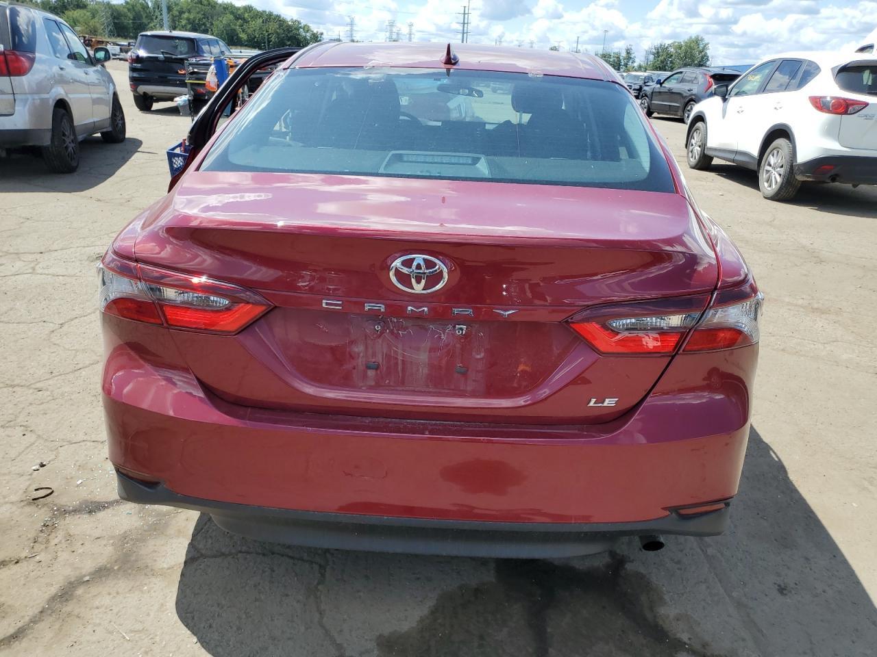 2022 Toyota Camry Le - Фото 6