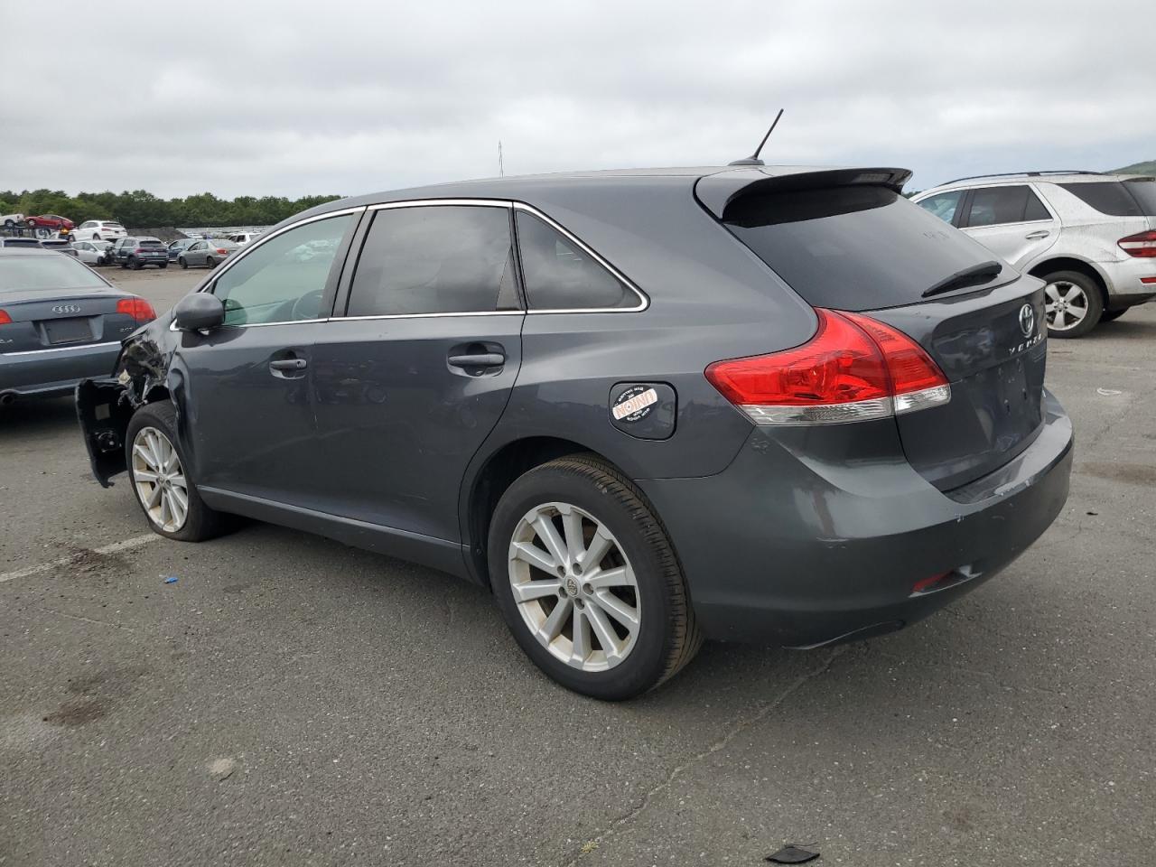 2010 Toyota Venza - Фото 2