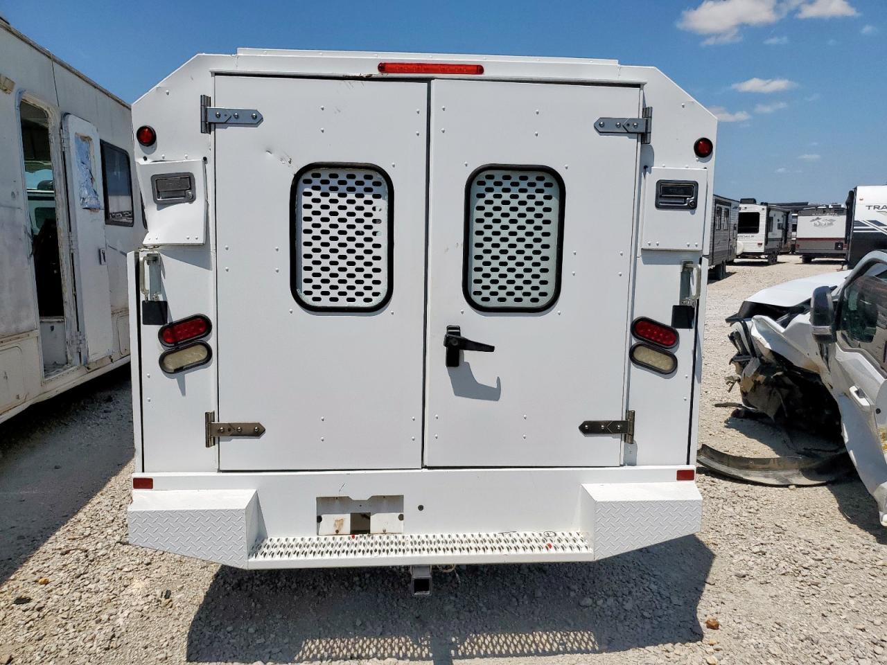 2015 Ford Econoline - Trucks - Image 6