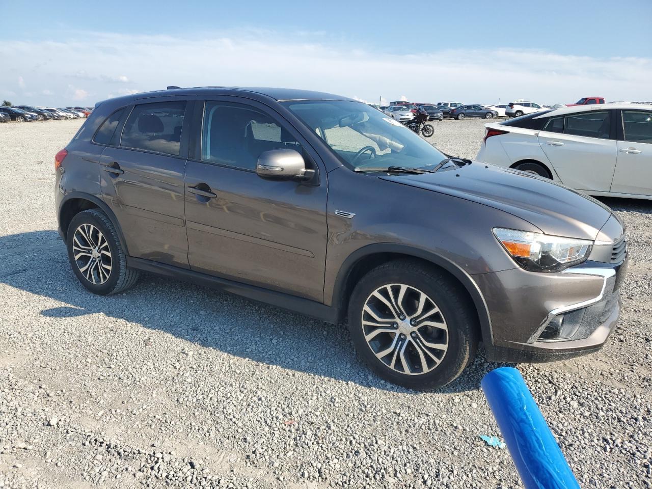 2017 Mitsubishi Outlander Sport Es - Image 4