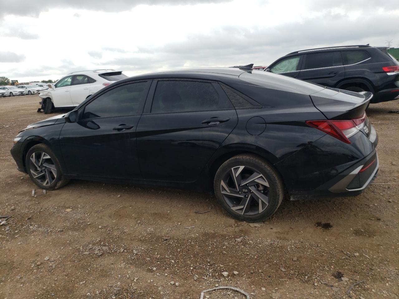 2025 Hyundai Elantra Sel Sport - Image 2