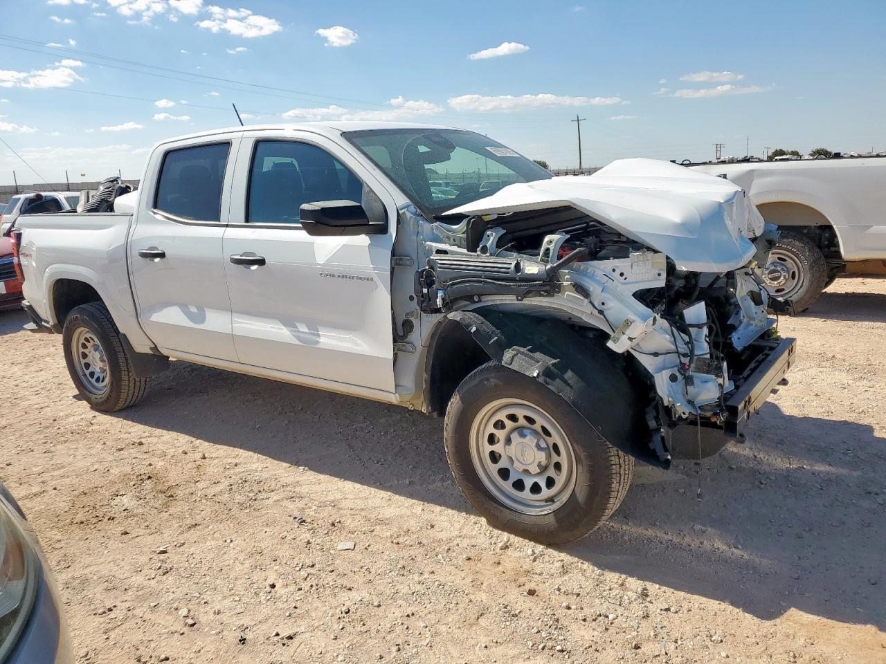 2024 Chevrolet Colorado - Image 4