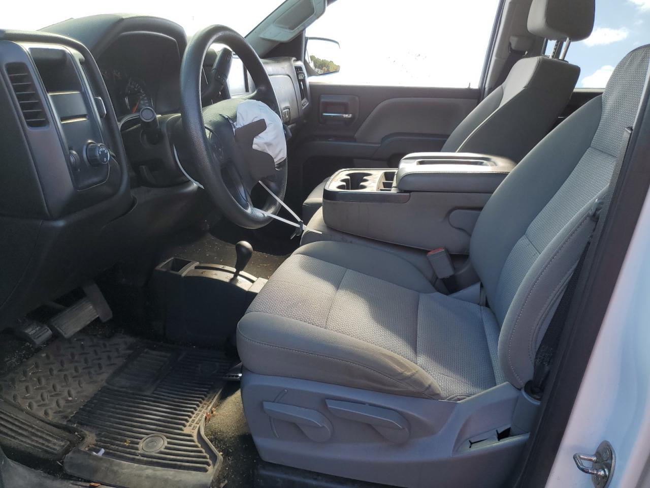 2018 Chevrolet Silverado K1500 Custom - Фото 7