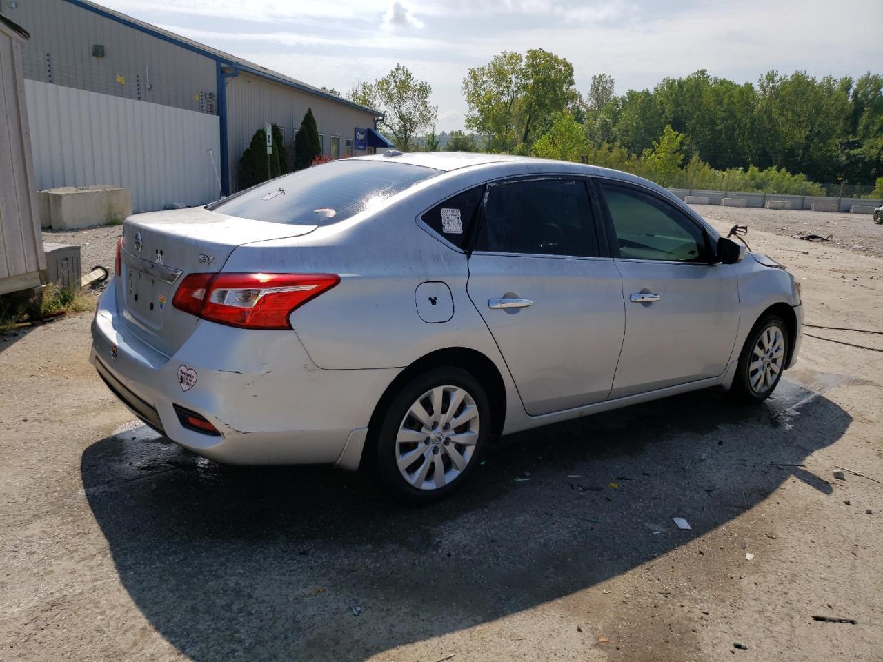 2017 Nissan Sentra S - Фото 3