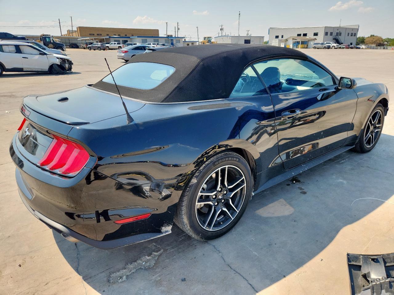2023 Ford Mustang - Фото 3