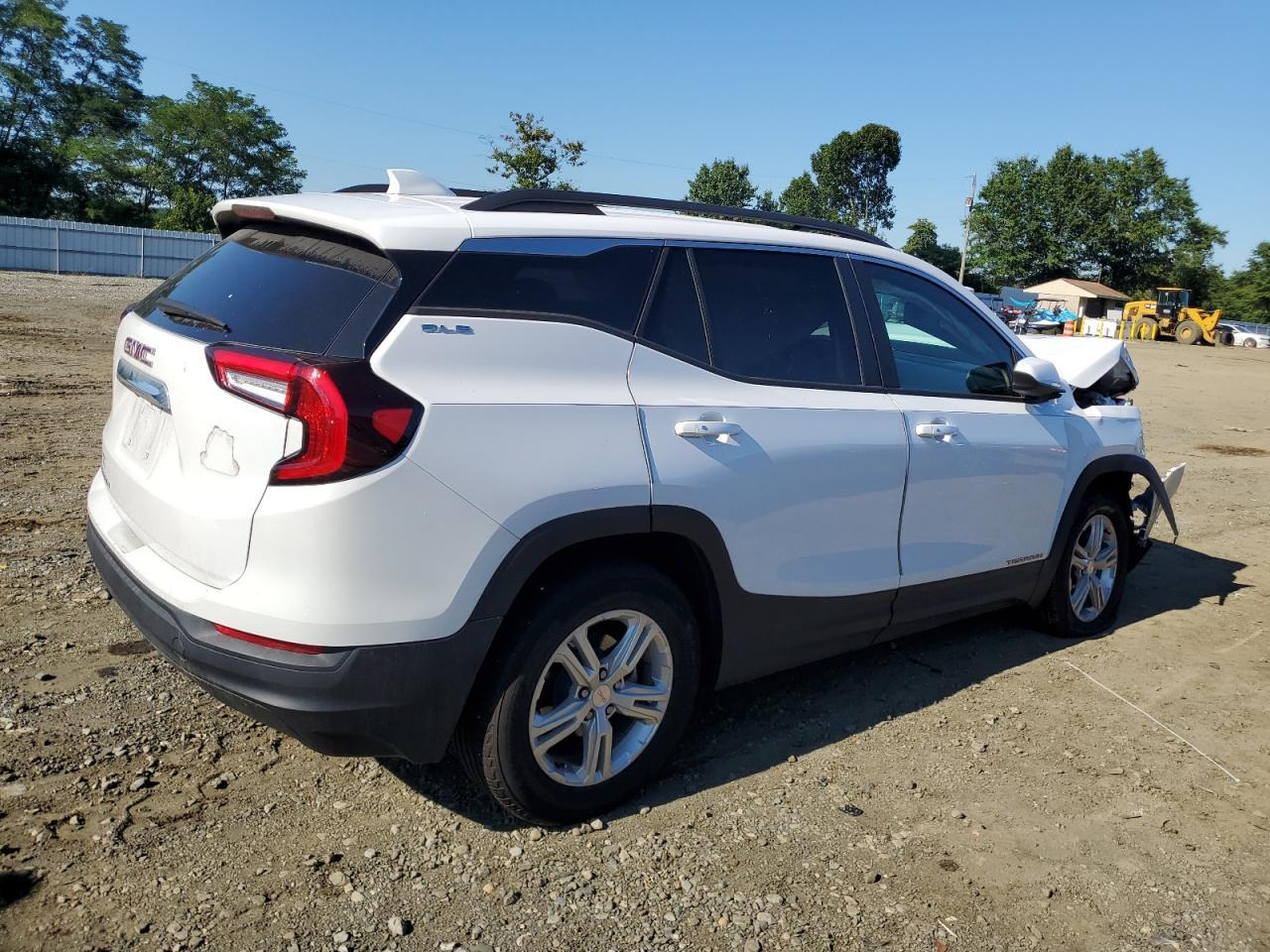 2024 GMC Terrain Sle - Image 3
