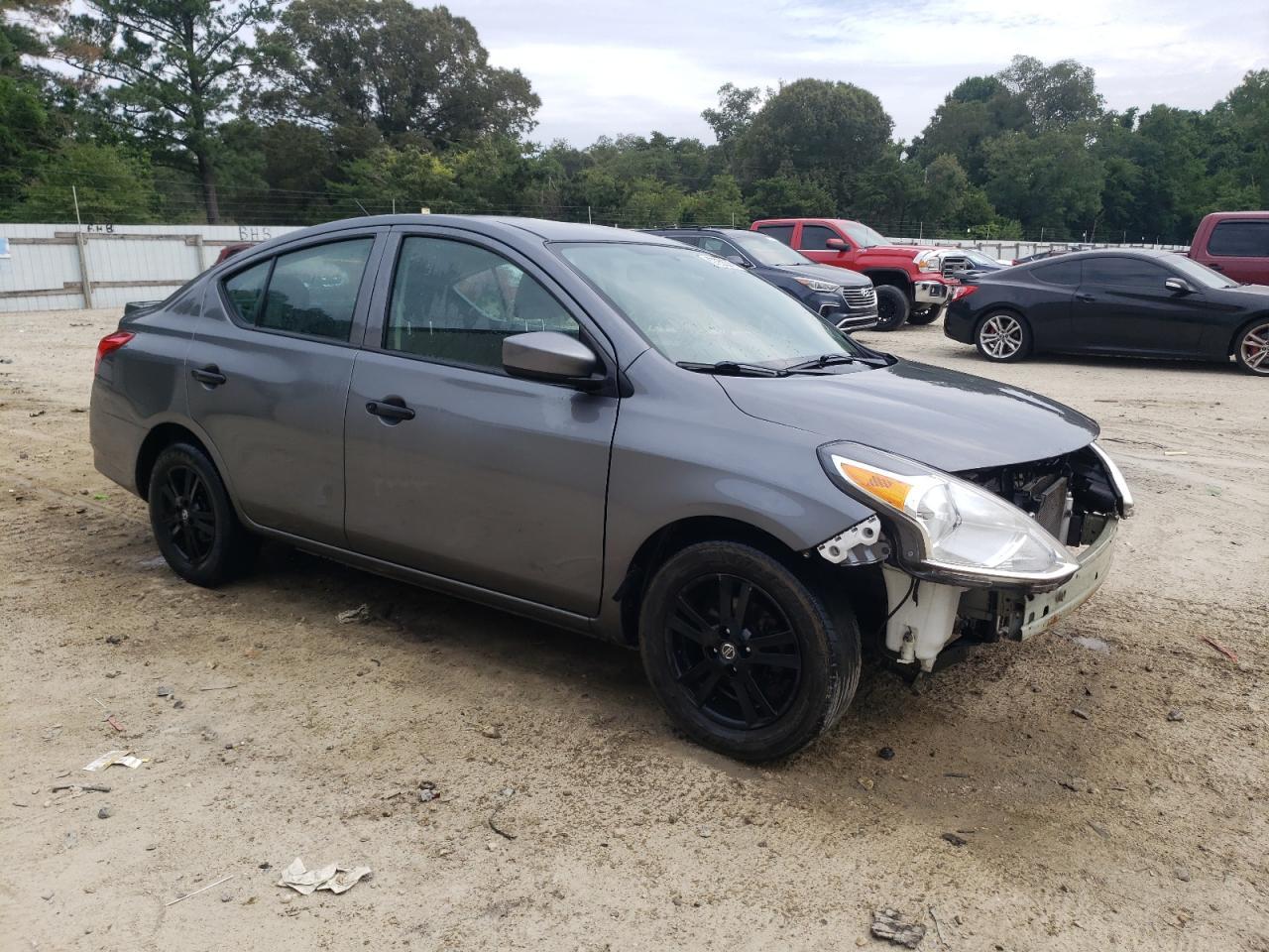 2019 Nissan Versa S - Фото 4