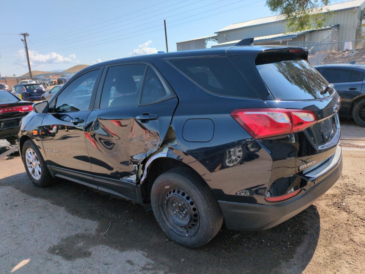 2020 Chevrolet Equinox Ls - Фото 2